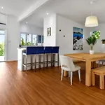 The Lookout Holiday Home, Beautiful Views!