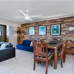 Oceanic Unit 4 Kings Beach Qld