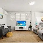 Edgecliffe Unit 2 4 Esplanade Bulcock Beach