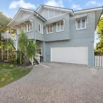 Stunning 4 Bedroom Beach House - Dicky Beach Original
