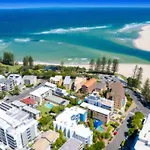 Callie Beach Escape - Beachside View, Family Friendly, Walk Everywhere