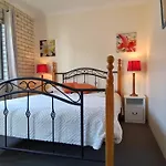 Ocean View Beachside 3 Bedroom 2 Bathroom Unit