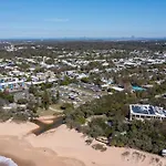 Delightful Dicky Beach 3 Bedroom Holiday House
