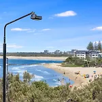 Kings Edge Unit 4 Kings Beach Qld