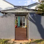 Moffat Beach Retreat, Pet-Friendly & Ocean Views