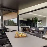 Kaiyo Retreat In Moffat Beach