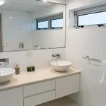 Kings Edge Holiday Apartments