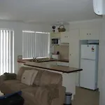 Beachside Court Holiday Apartments