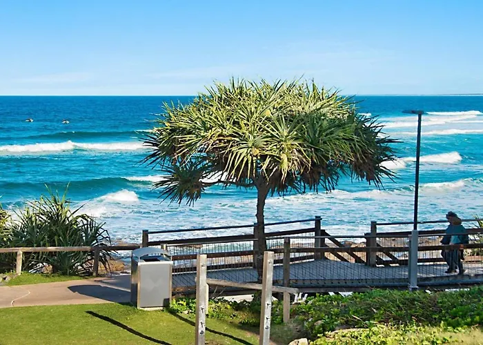 Pandanus Shores Unit 4 Kings Beach Qld