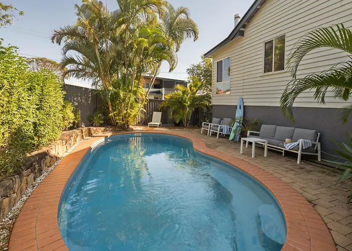 Moffat Beach Retreat, Pet-Friendly & Ocean Views
