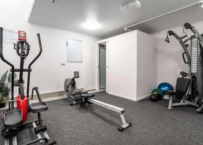 Top Floor Unit With Private Rooftop Terrace