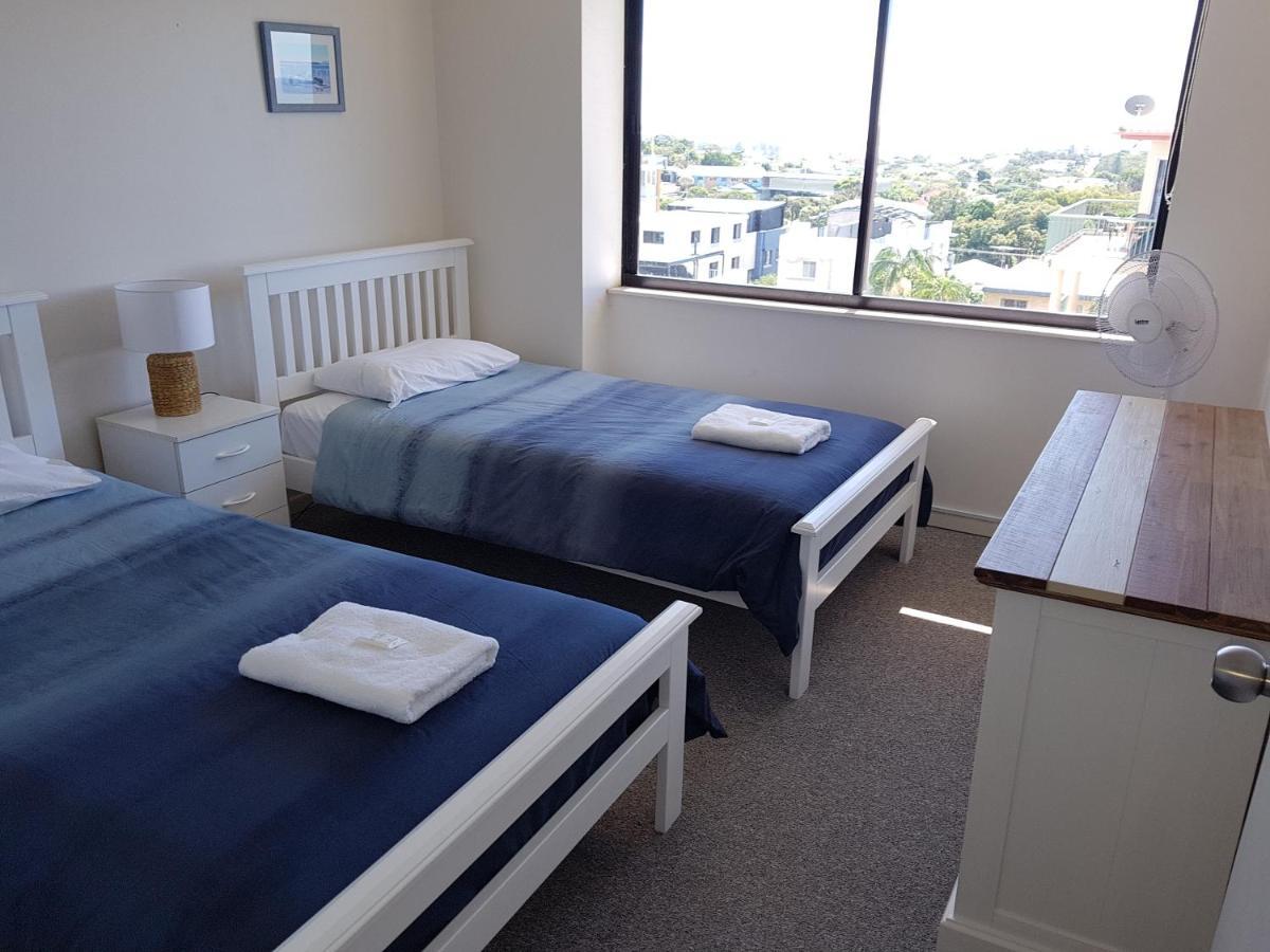 Burgess @ Kings Beach Aparthotel Caloundra