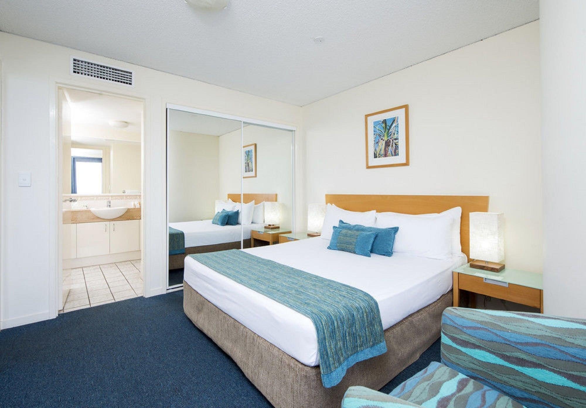 Breakfree Grand Pacific Aparthotel 4*