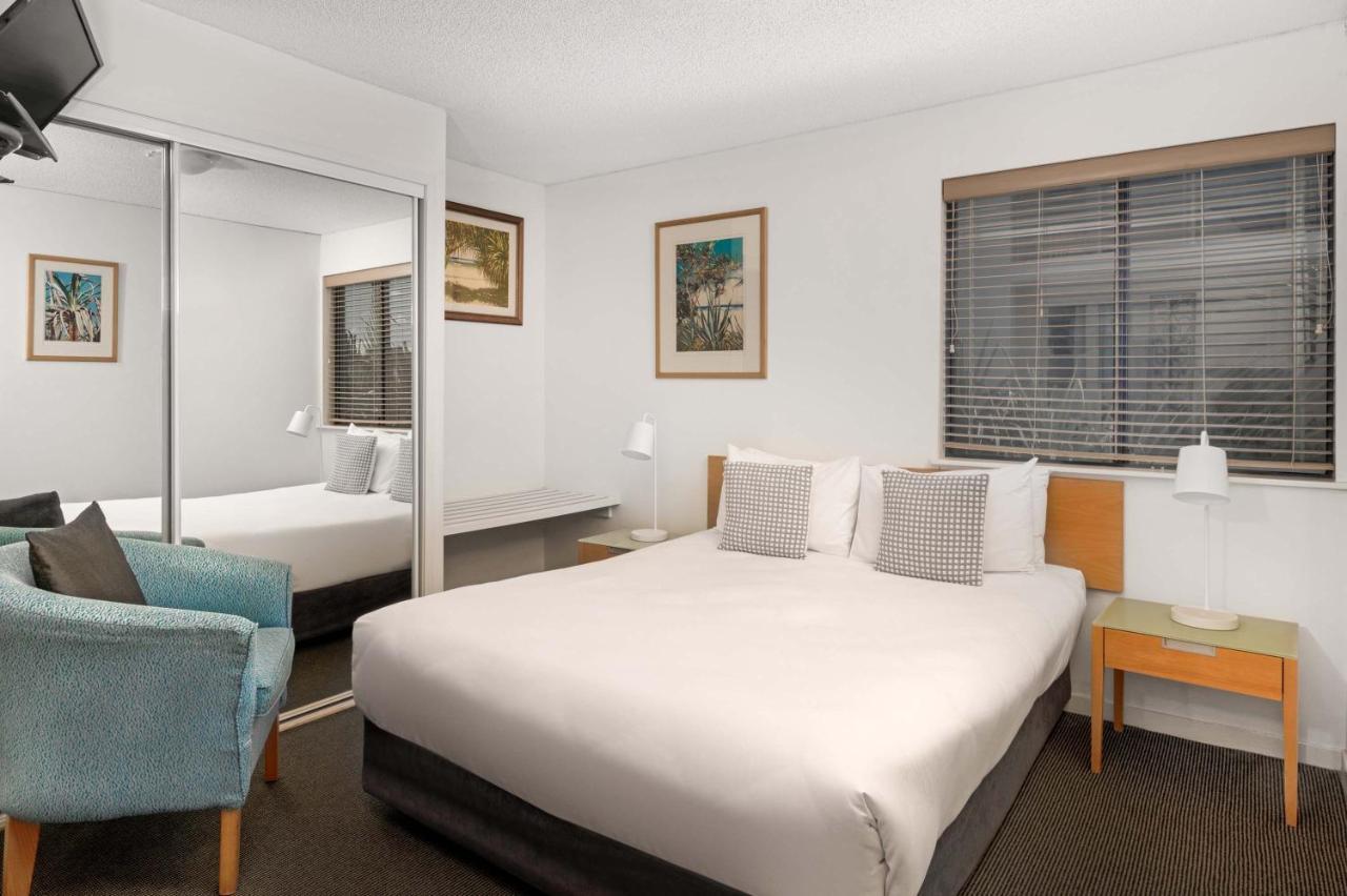 Breakfree Grand Pacific Aparthotel 4*