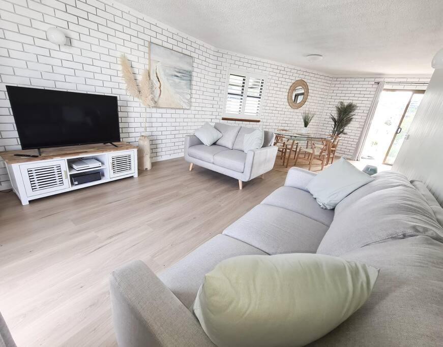 Apartment Modern 2br Beachside - Kings Caloundra