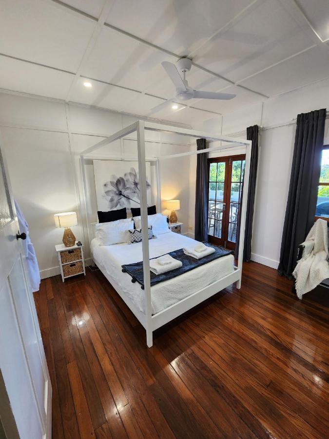 Stunning 4 Bedroom House - Dicky Original Holiday home Caloundra