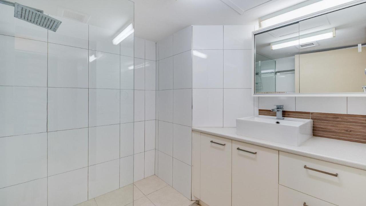 Oceanic Unit 4 Kings Qld * Caloundra
