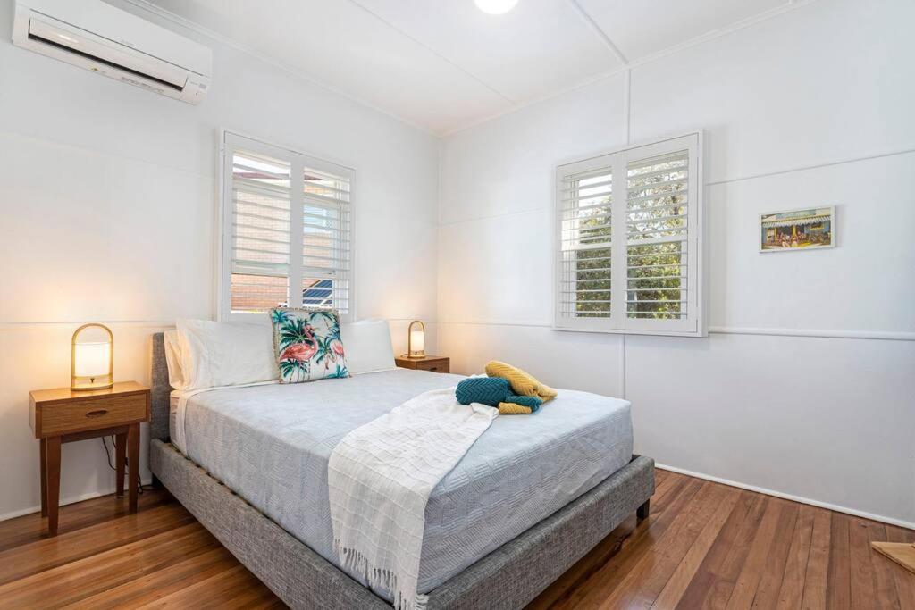 Holiday home Stylish 1950s Moffat Beach House *