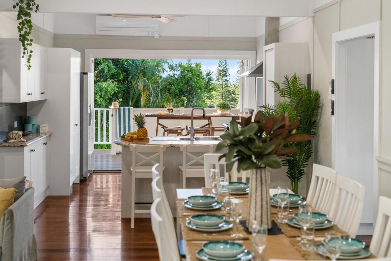 Stunning 4 Bedroom House - Dicky Original Holiday home Caloundra