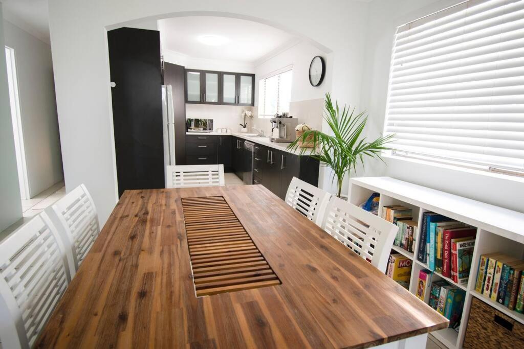 Callie Escape - Beachside View, Family Friendly, Walk Everywhere Caloundra