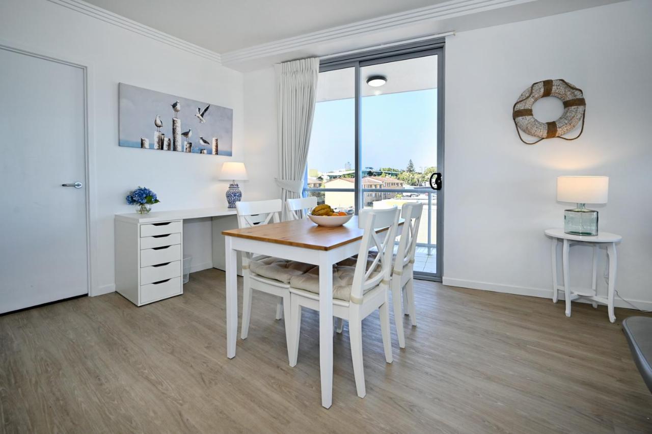 Pumicestone Blue 4* Caloundra
