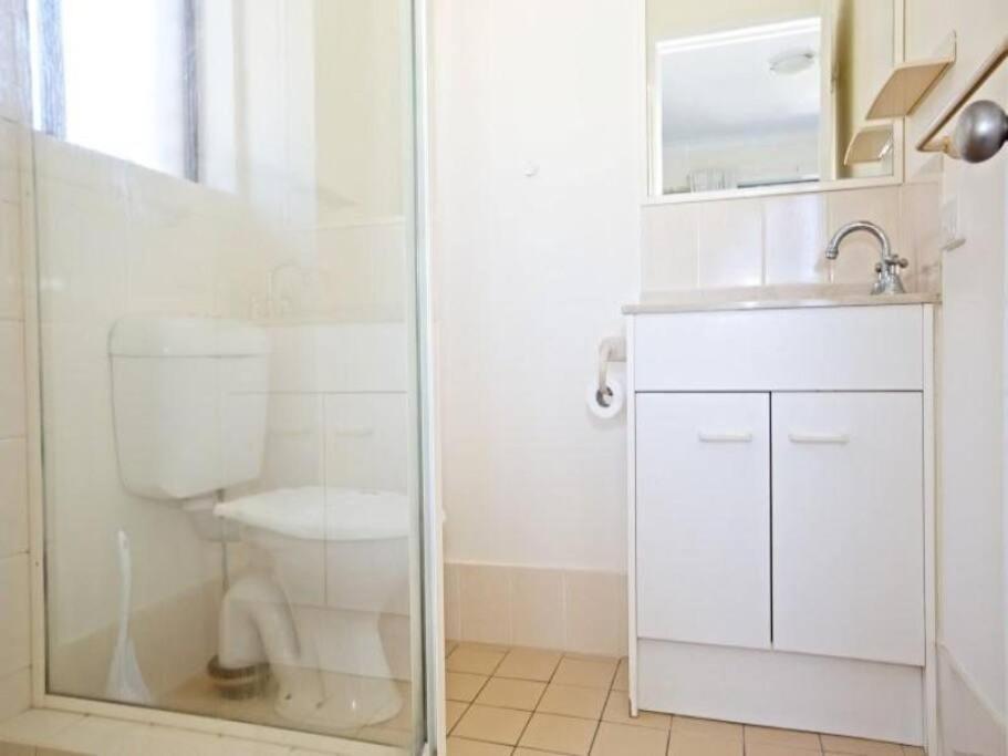 Ocean View Beachside 3 Bedroom 2 Bathroom Unit * Caloundra