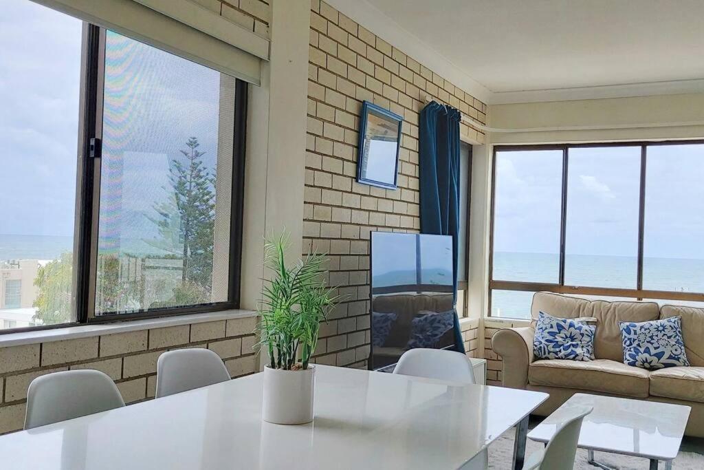 Apartment Ocean View Beachside 3 Bedroom 2 Bathroom Unit