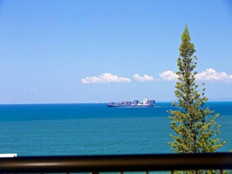 Ocean View Beachside 3 Bedroom 2 Bathroom Unit Apartment *