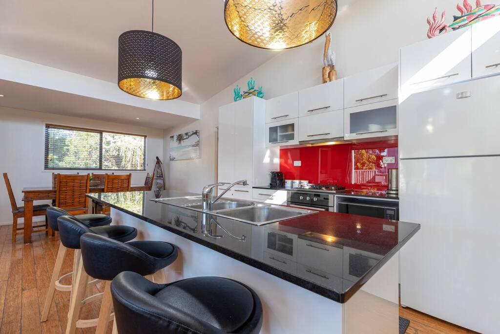 Delightful Dicky 3 Bedroom House Holiday home Caloundra