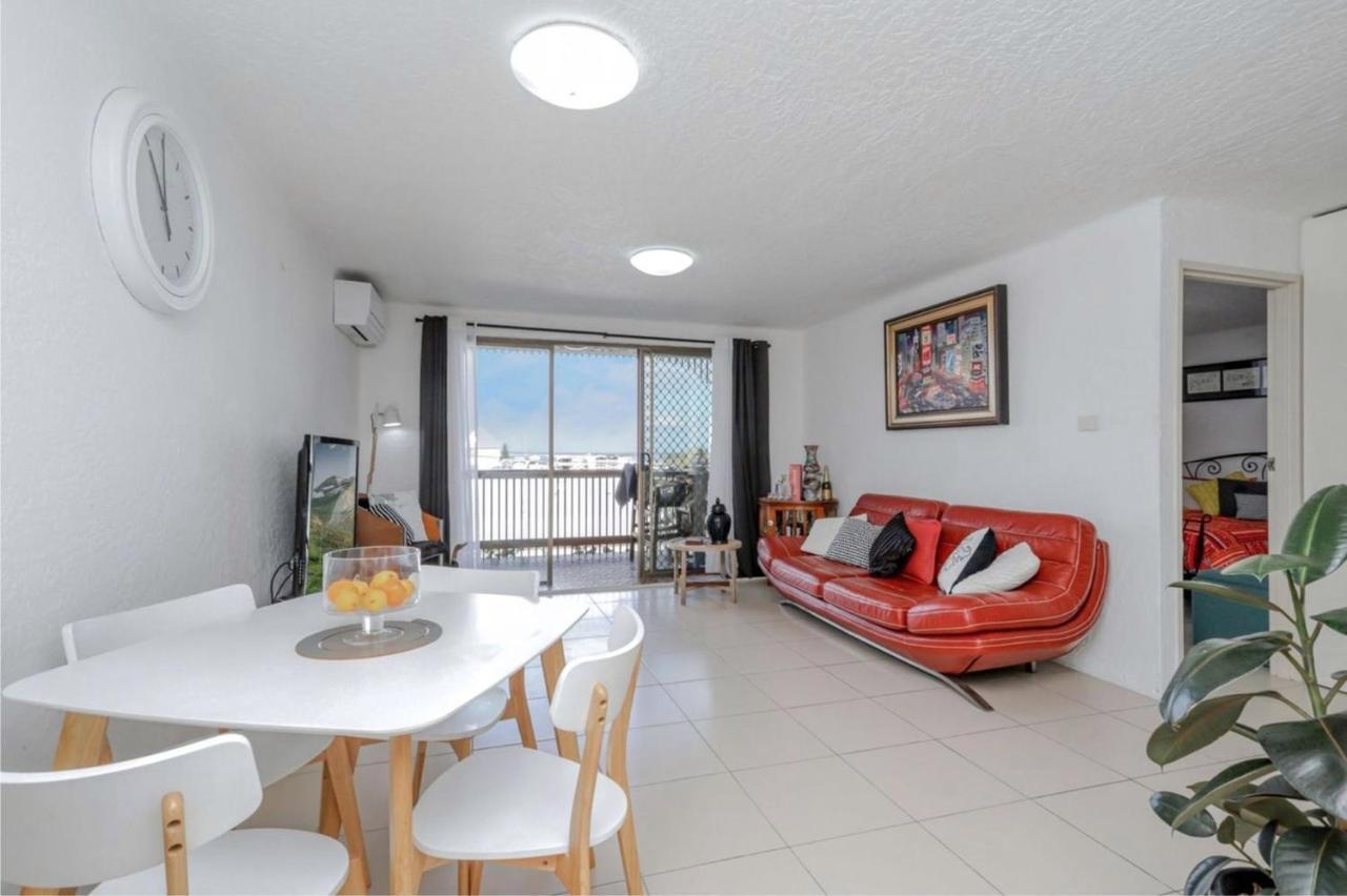 Apartment Spanish Unit 6, 3 Skyes Ave, Kings Caloundra