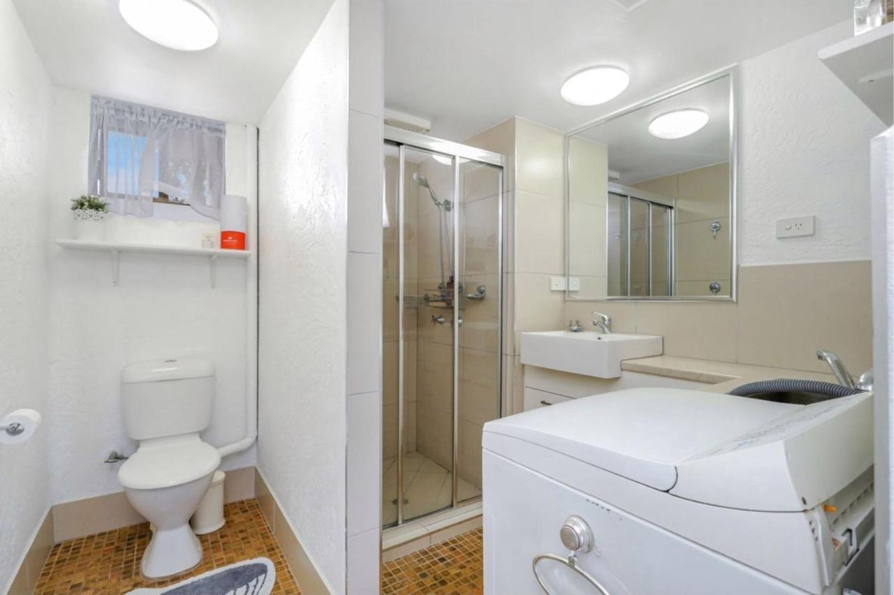 Spanish Unit 6, 3 Skyes Ave, Kings Apartment Caloundra