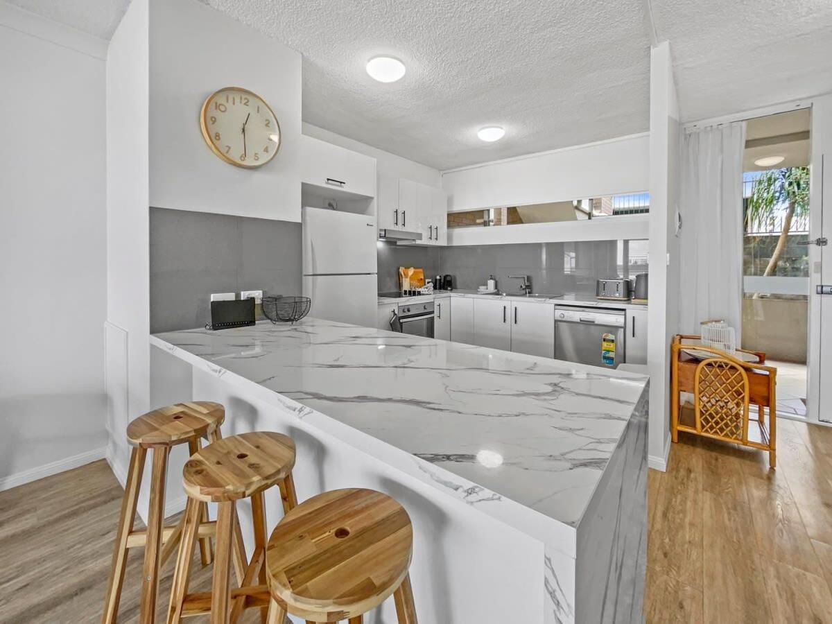 Views By Day Waves At Night Apartment Caloundra