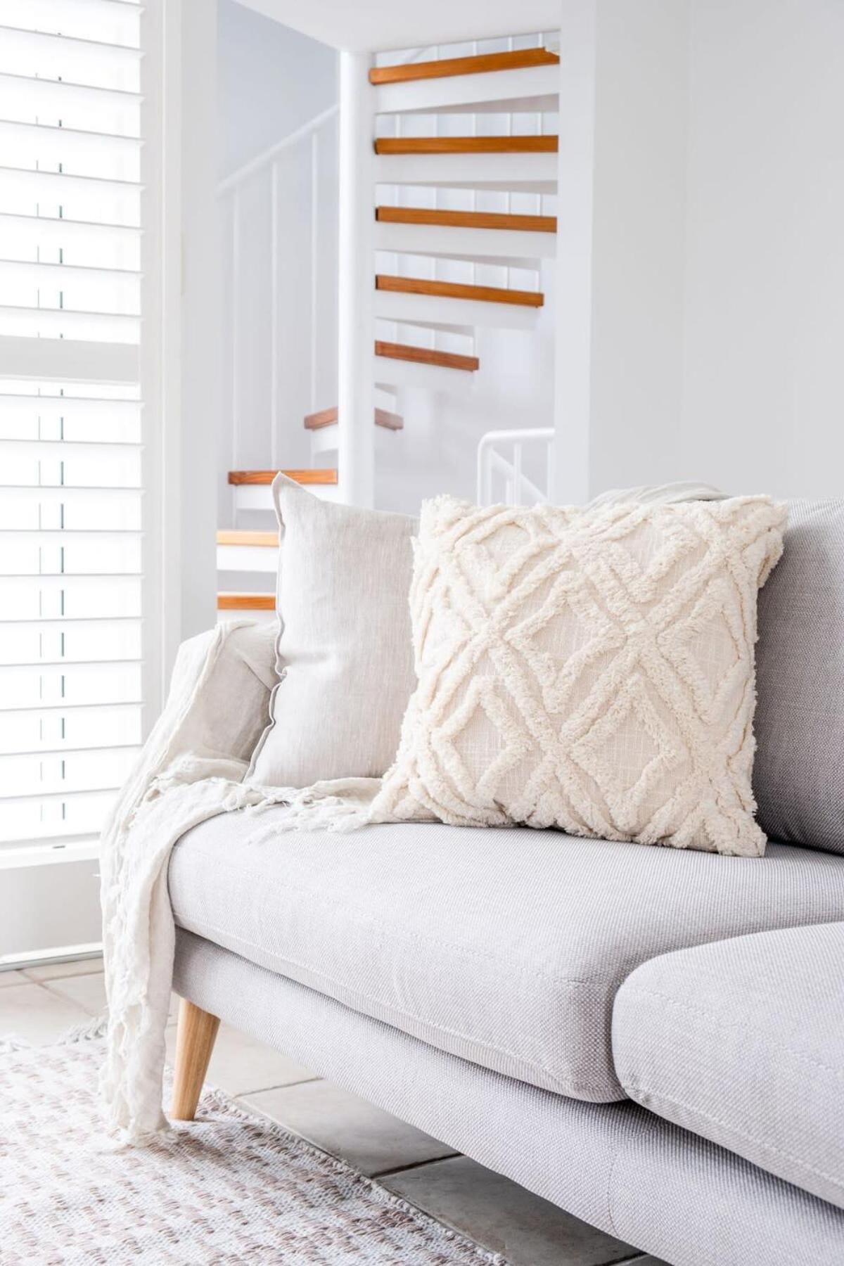 Spacious Seaside Oasis On Dicky Caloundra