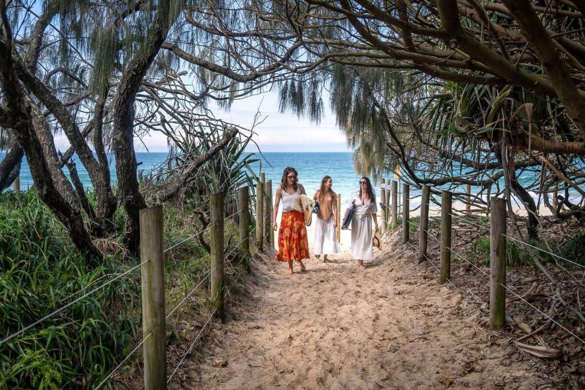 Spacious Seaside Oasis On Dicky Caloundra