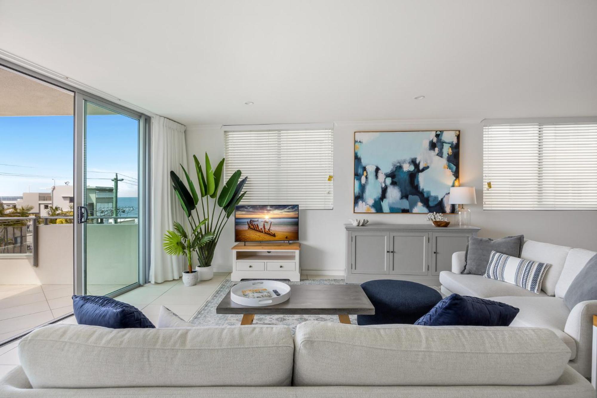Apartment Beachside Stunning 3-bed With Ocean View & Pool Caloundra