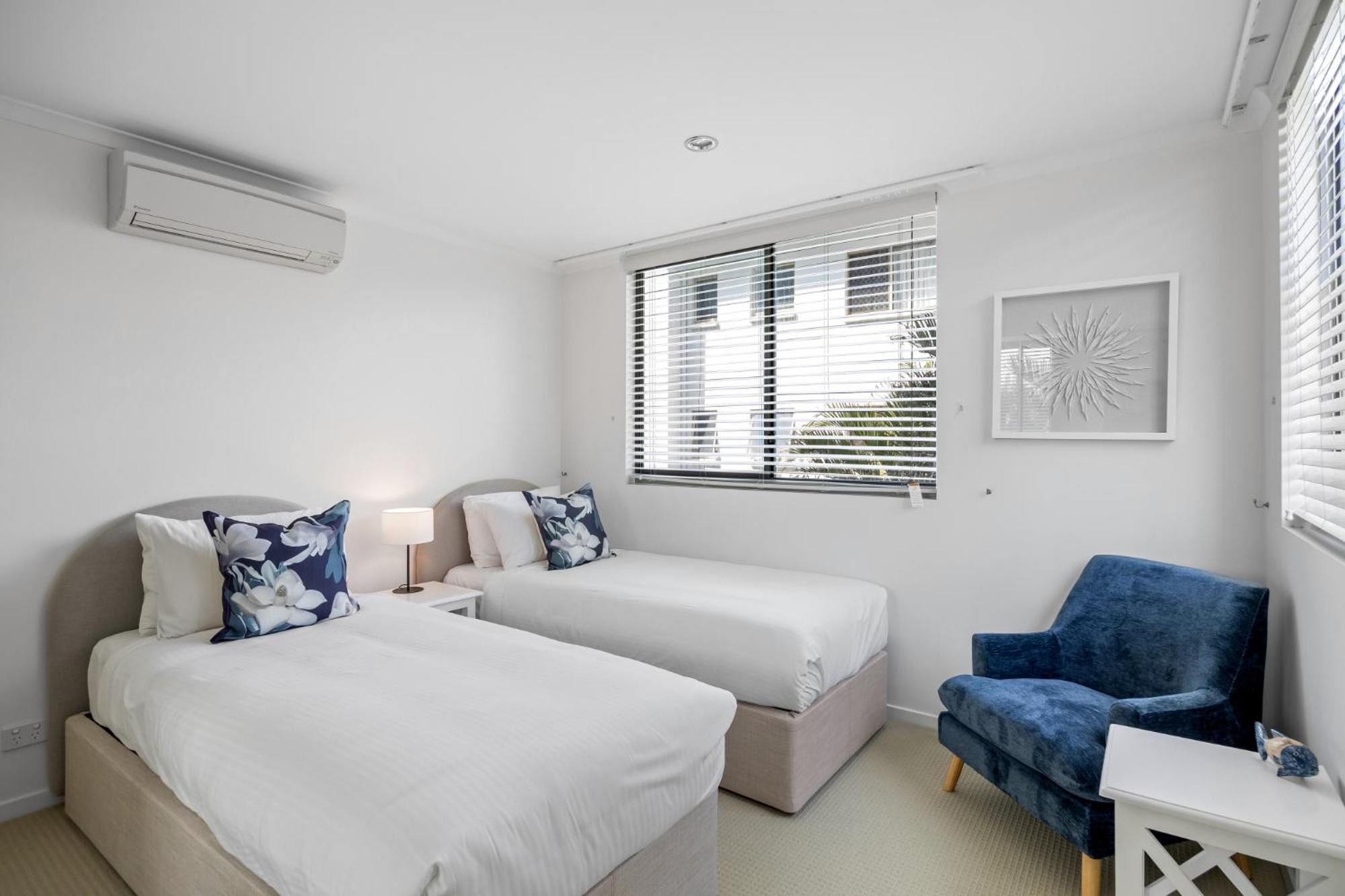 Apartment Beachside Stunning 3-bed With Ocean View & Pool