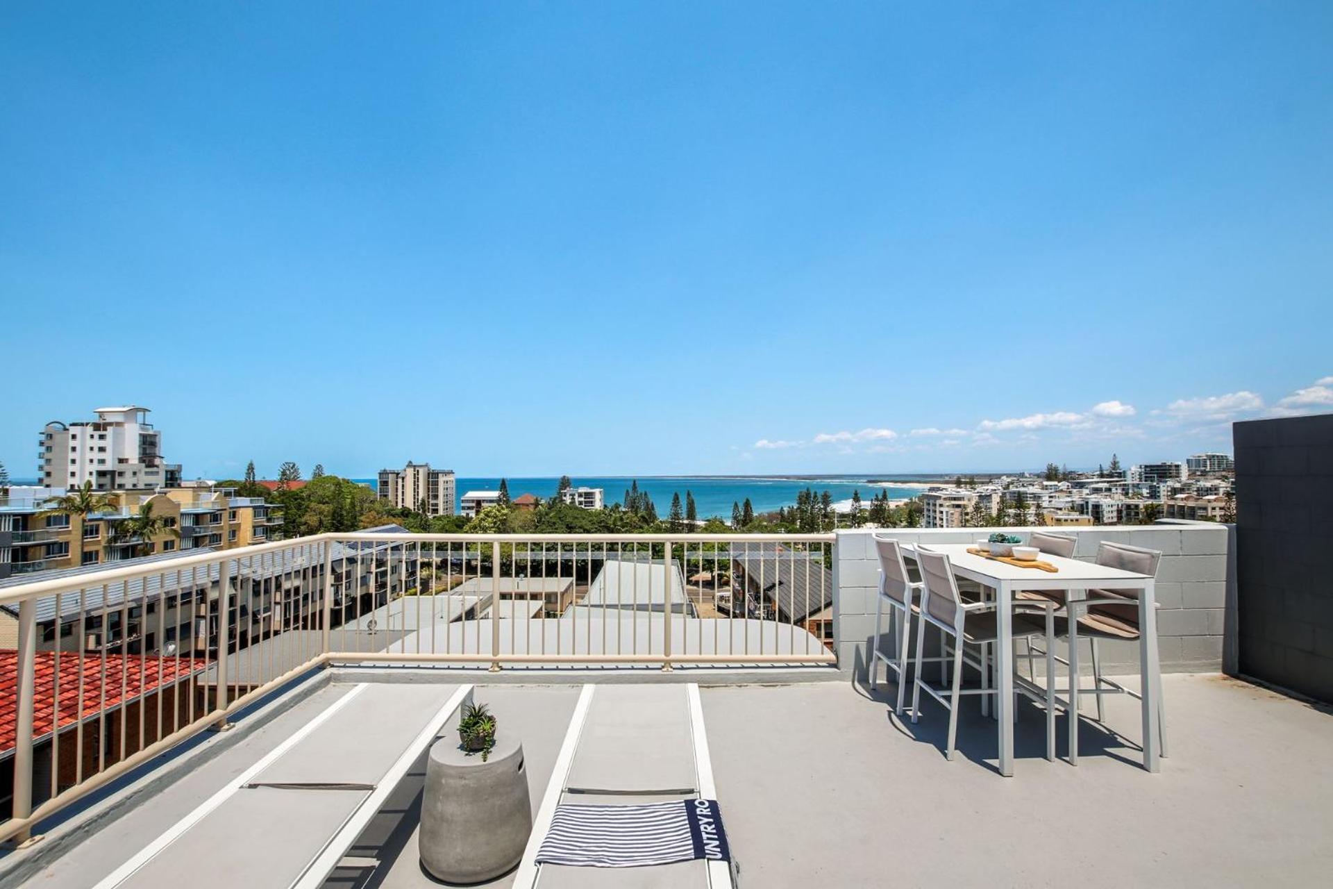 Cheltenham Unit 18 40 King St Caloundra