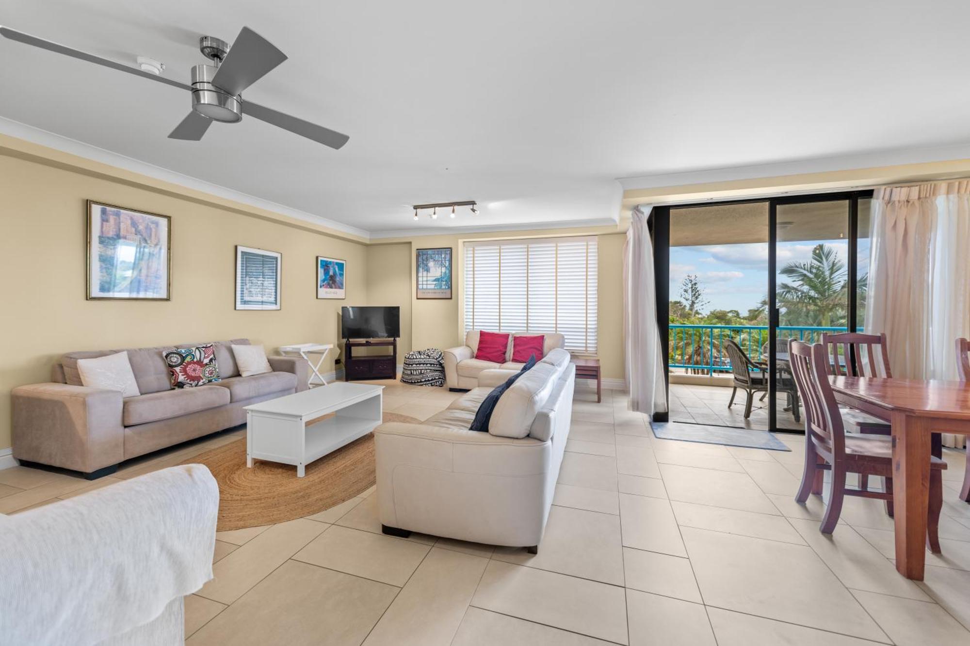 Burgess @ Kings Beach Aparthotel Caloundra