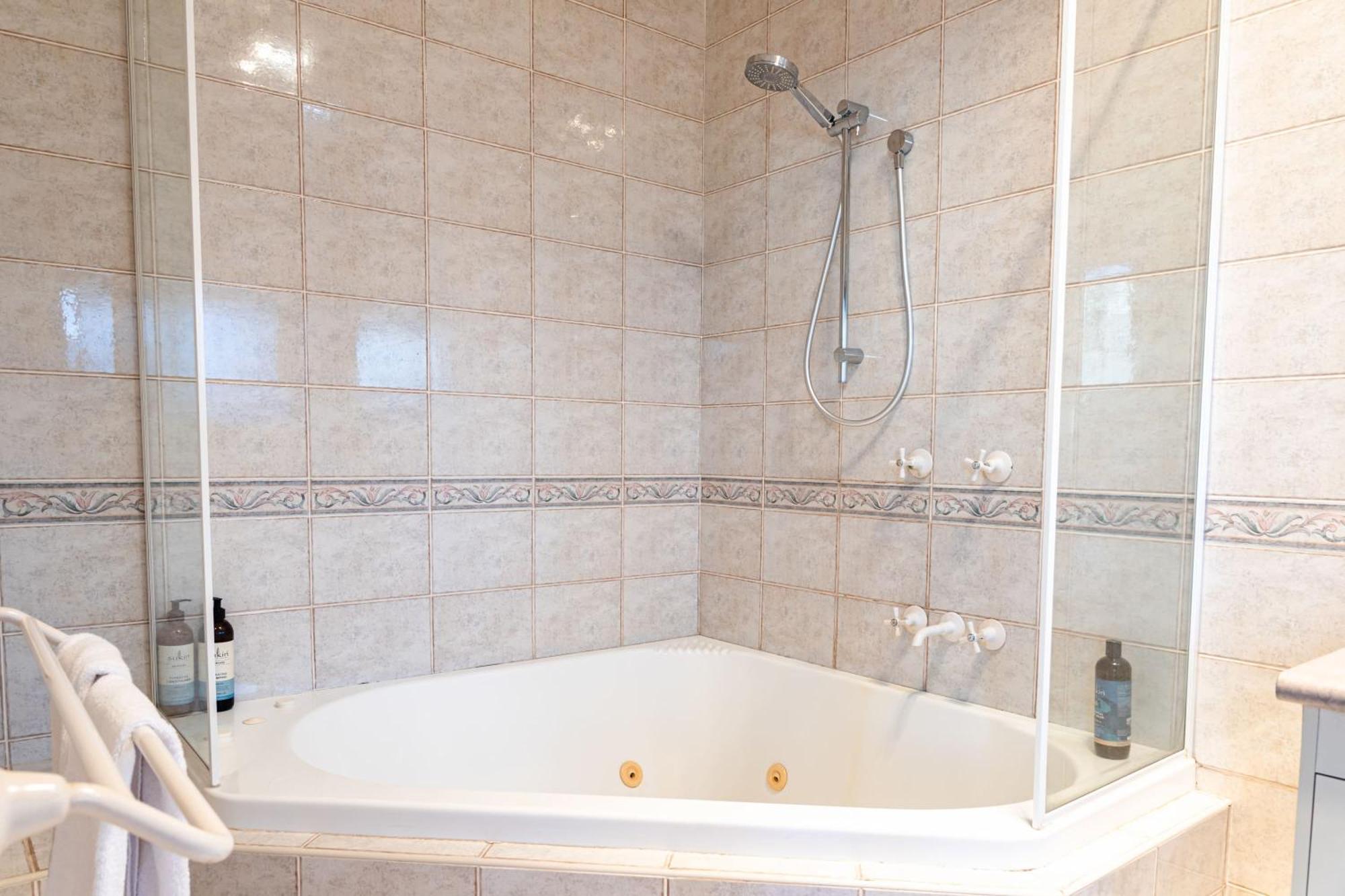 Moffat Retreat, Pet-friendly & Ocean Views Holiday home