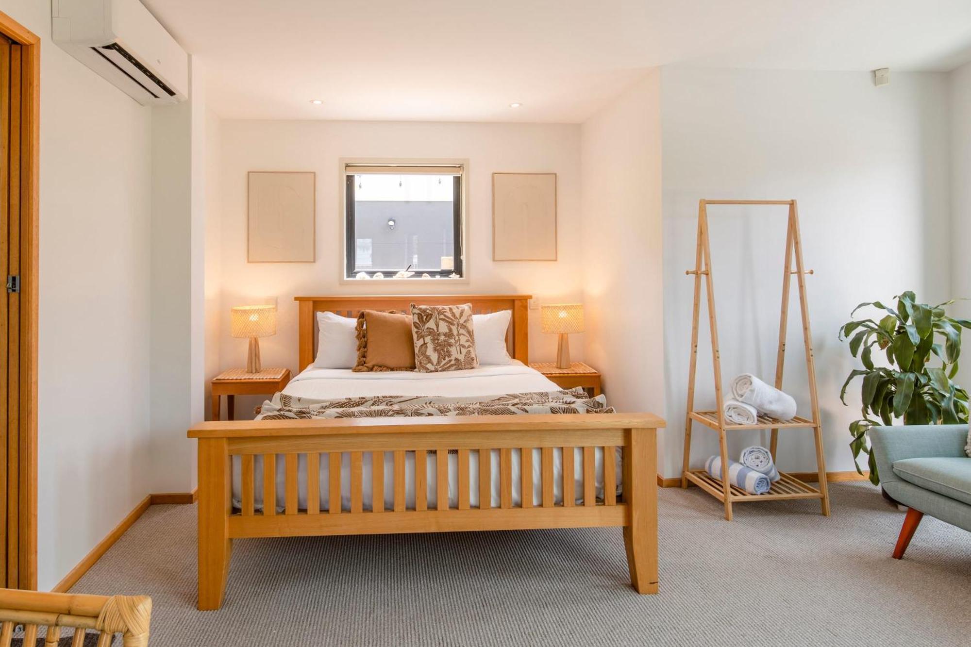 Shelly Seaside B Caloundra