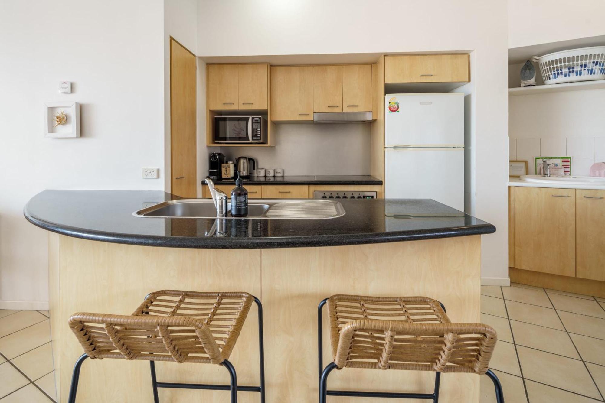 Floor Unit With Private Rooftop Terrace Apartment Caloundra