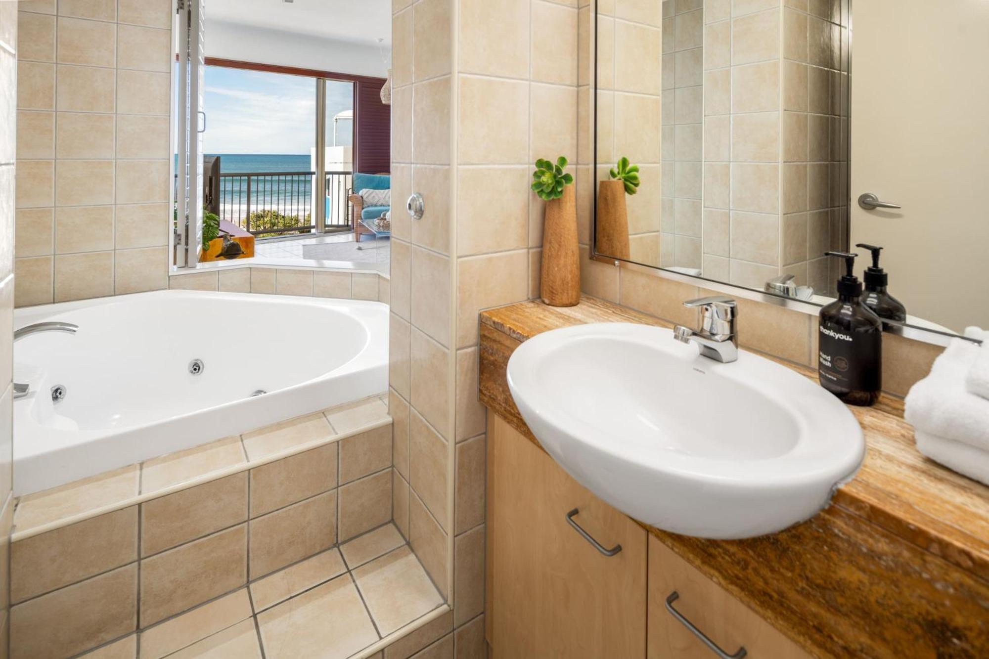 Floor Unit With Private Rooftop Terrace