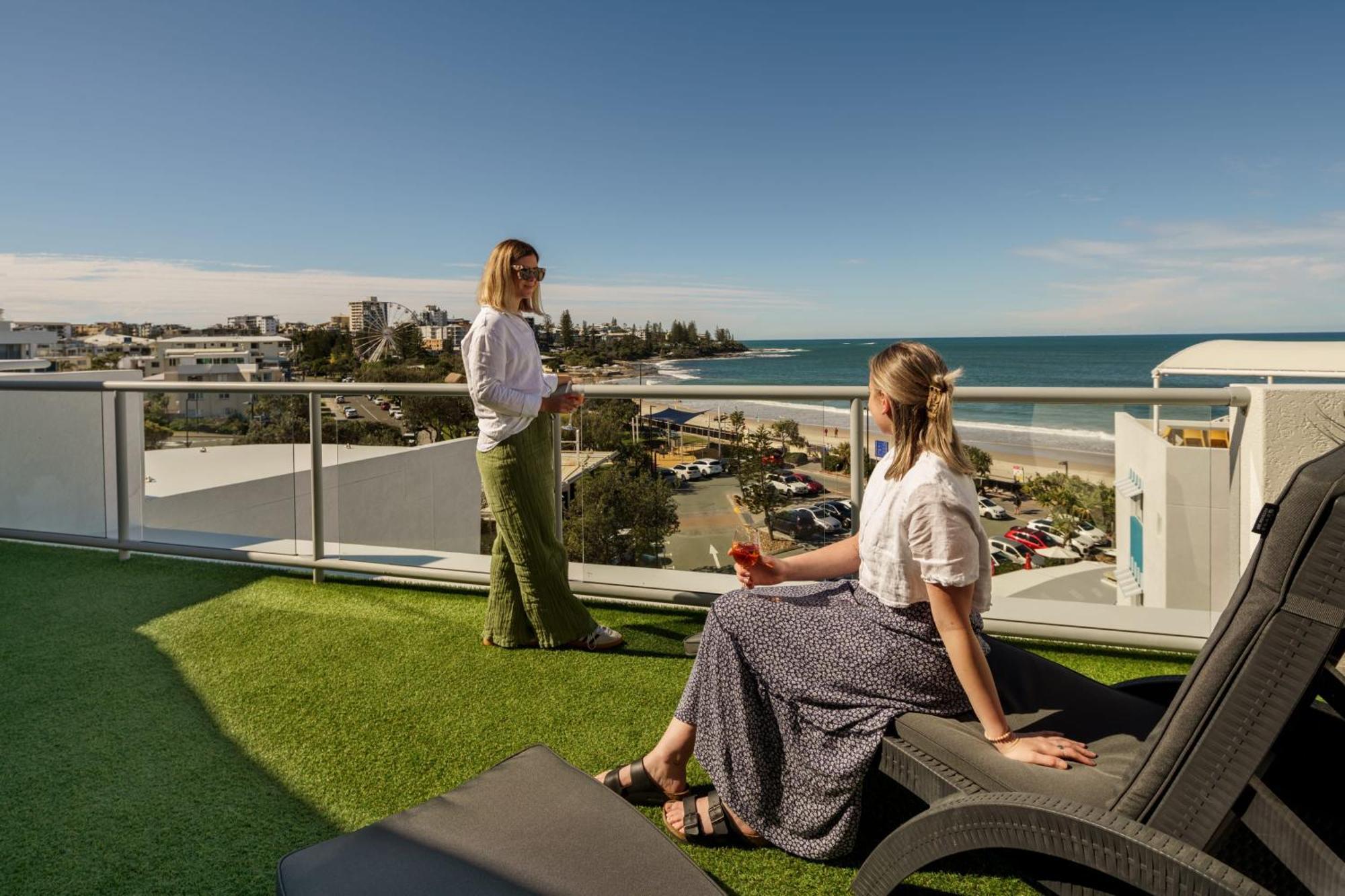 Floor Unit With Private Rooftop Terrace Apartment Caloundra