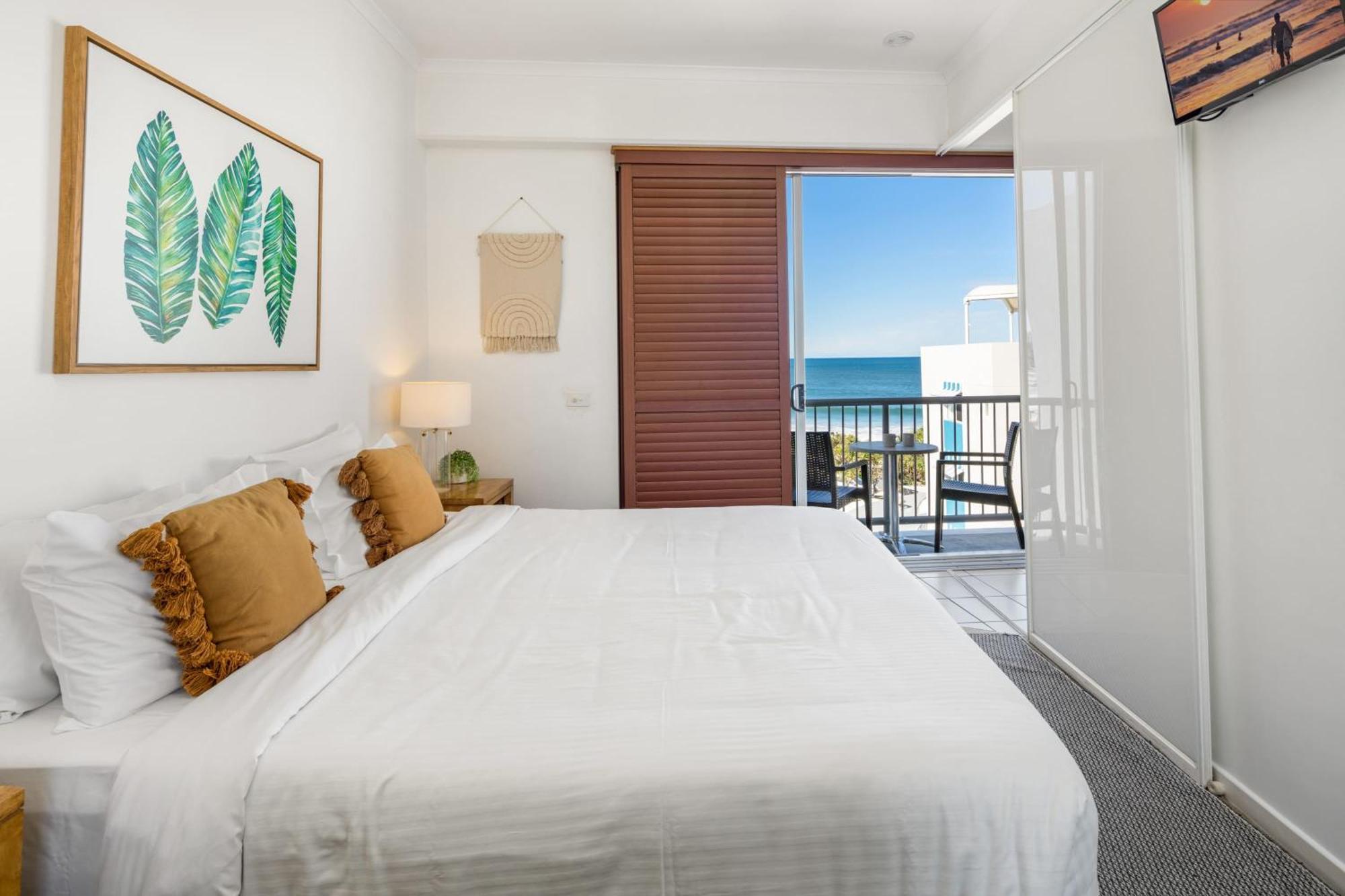 Floor Unit With Private Rooftop Terrace * Caloundra