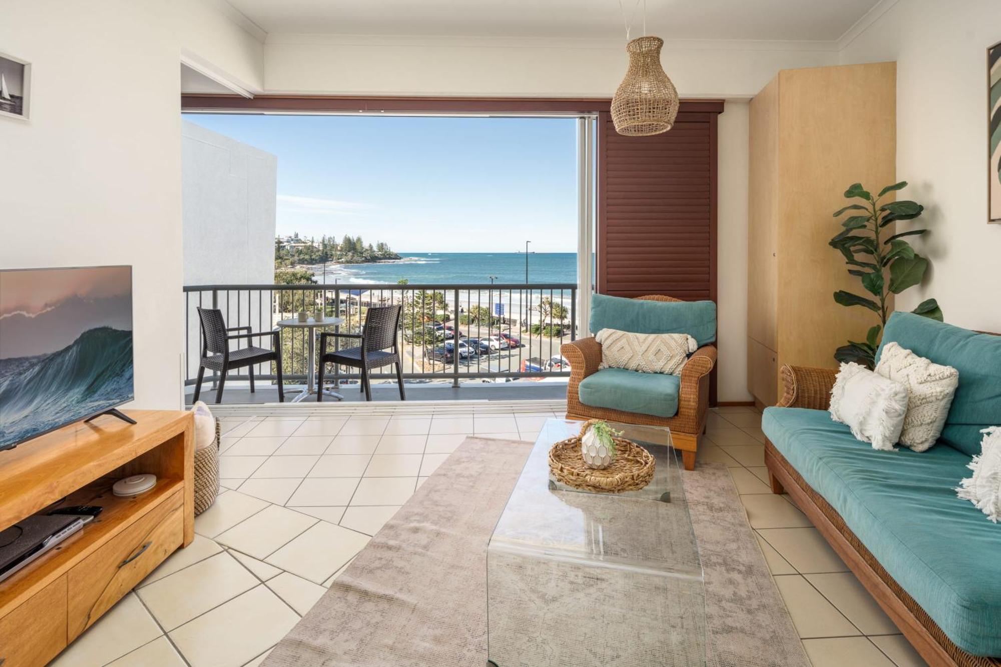 Floor Unit With Private Rooftop Terrace *