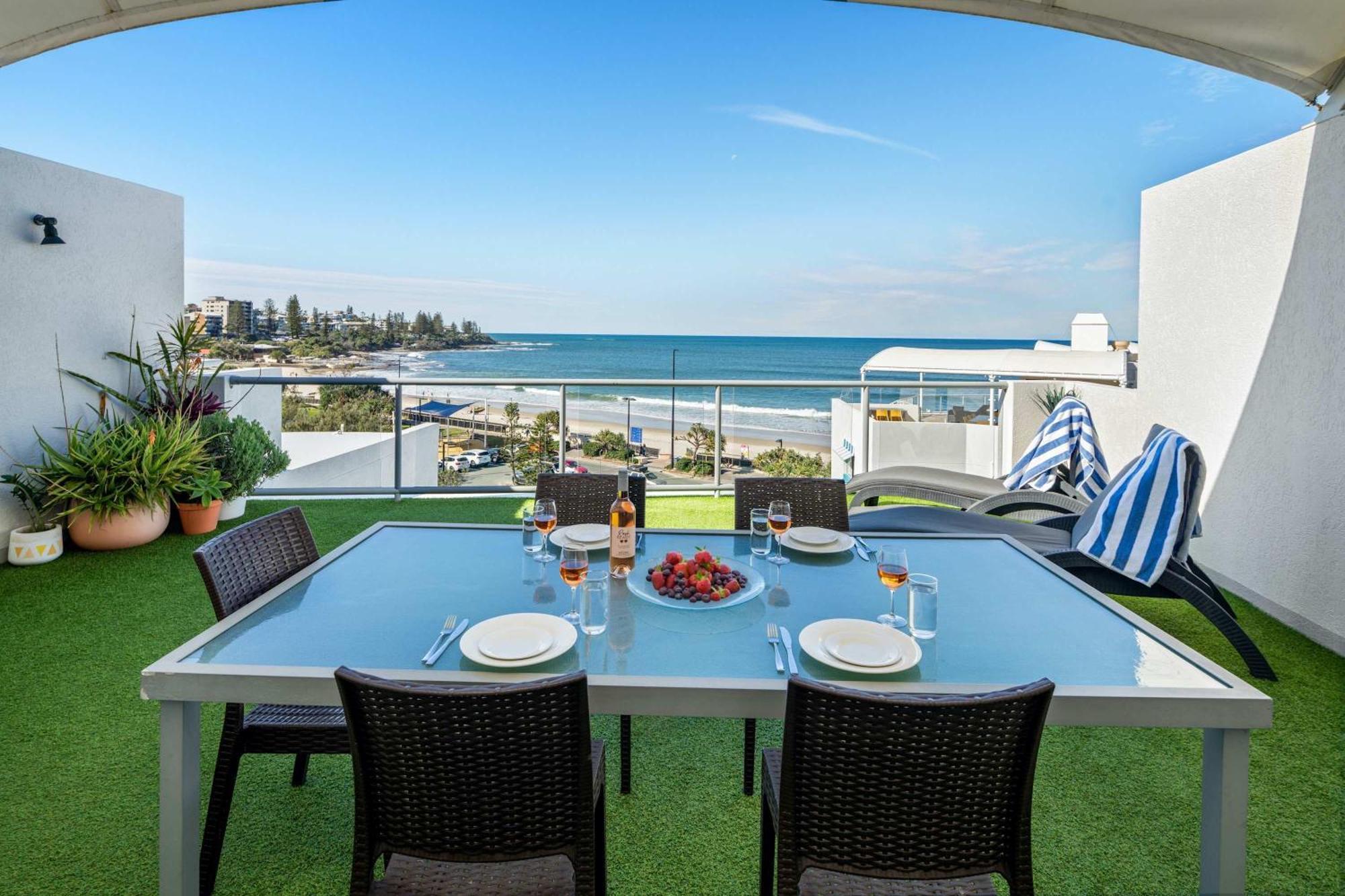 Apartment Floor Unit With Private Rooftop Terrace Caloundra