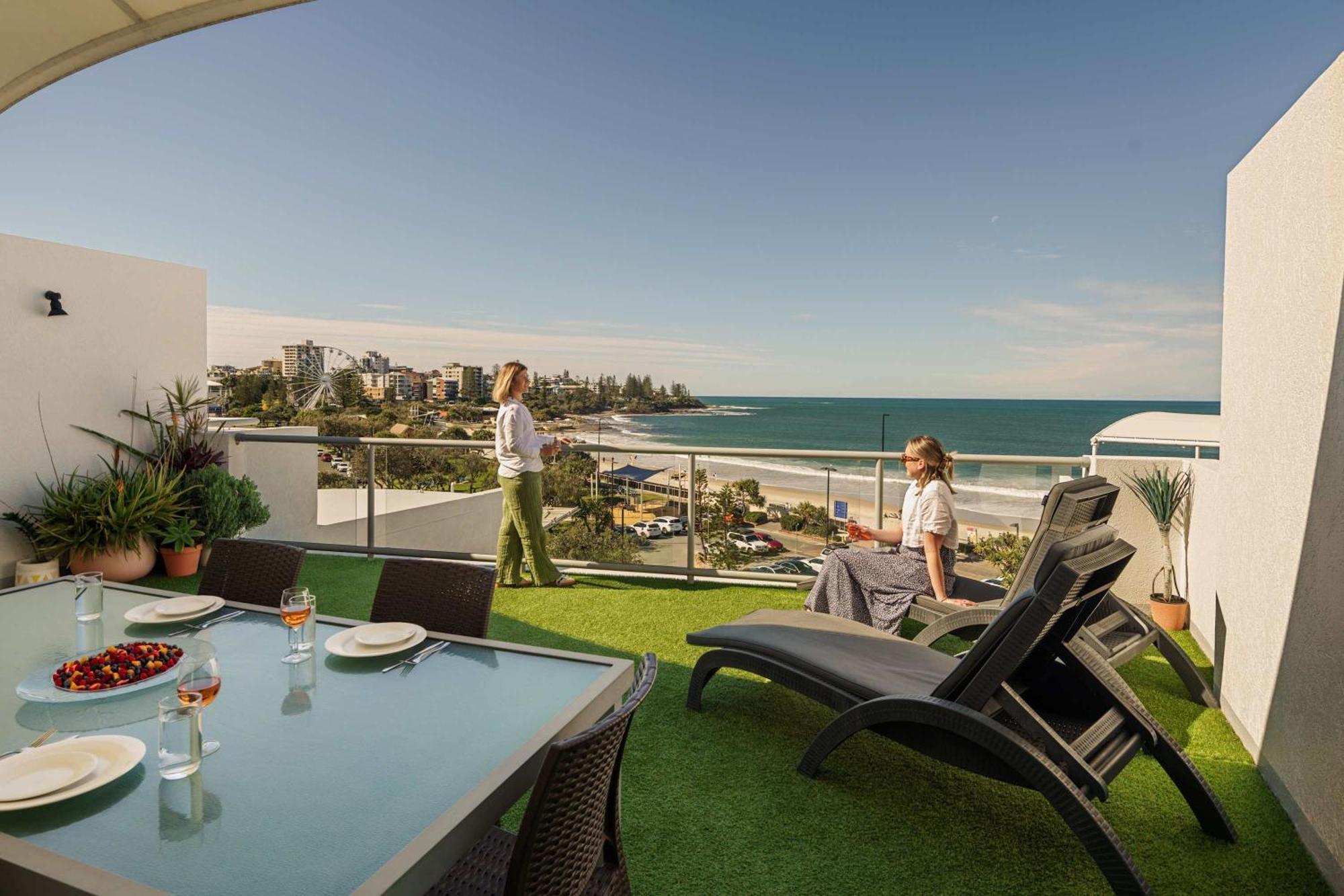Floor Unit With Private Rooftop Terrace Apartment Caloundra