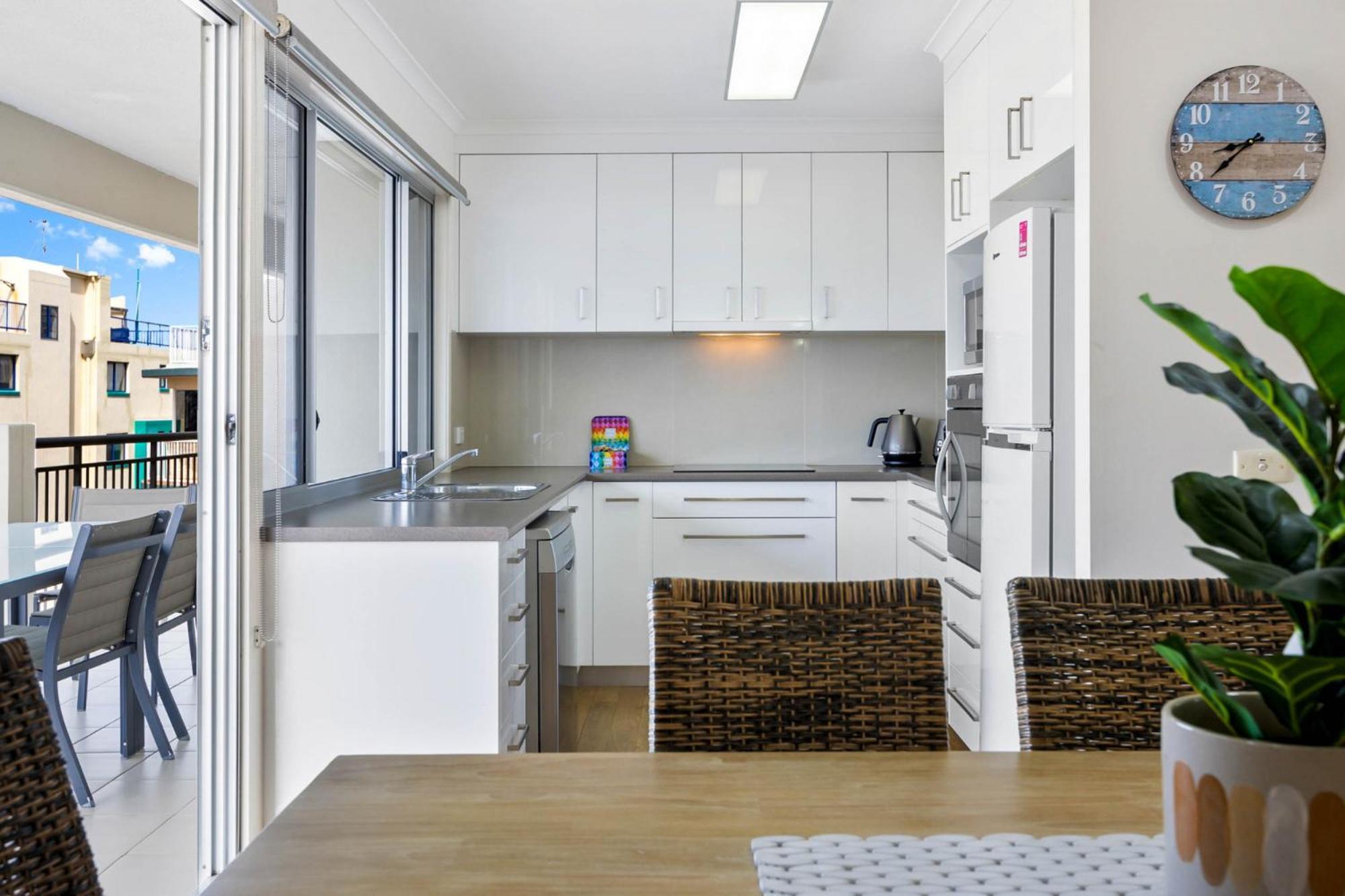 Apartment Ocean-facing 3-bed With Pool 5-min To The Caloundra