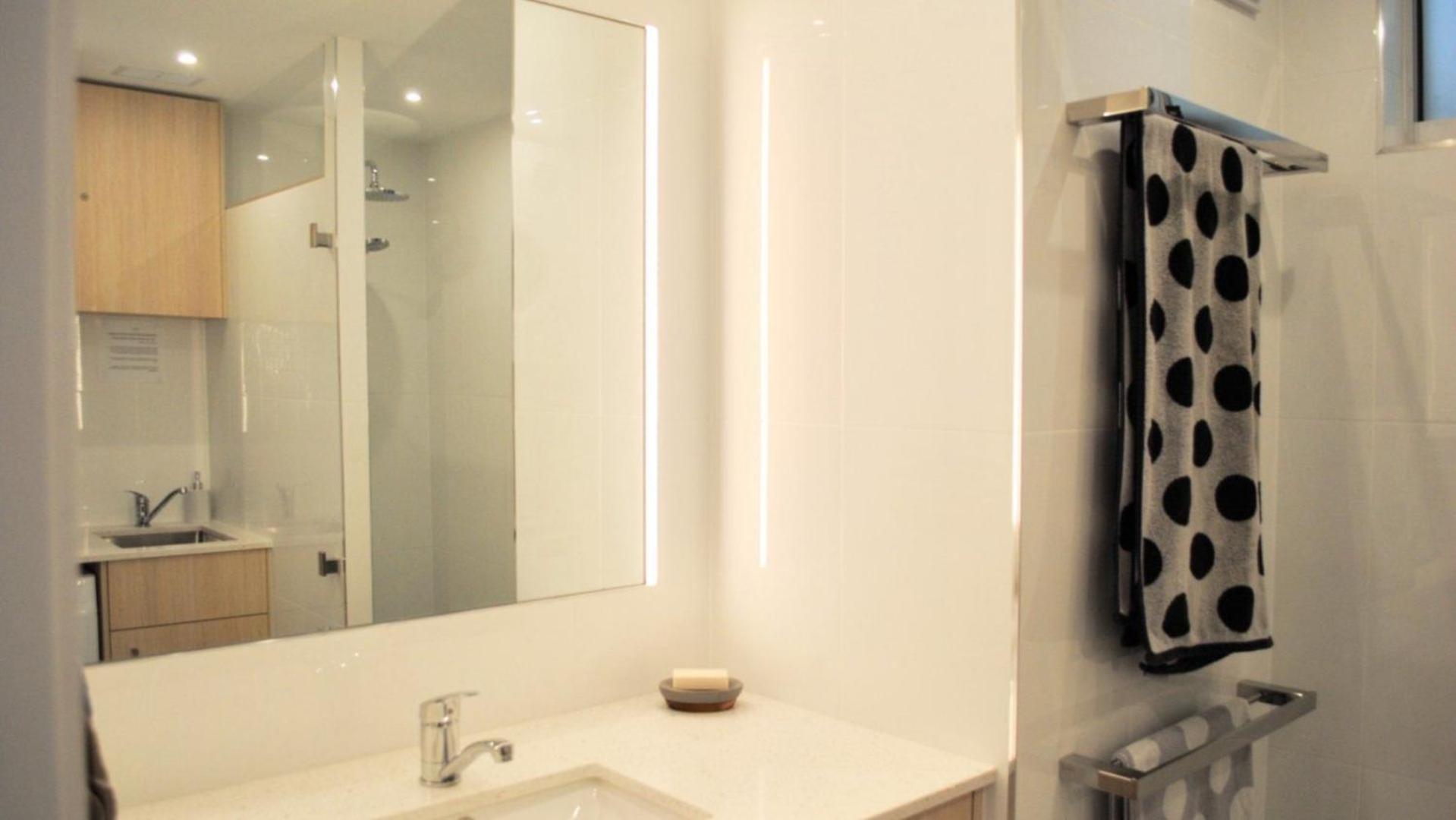 Great Views, Ultimate Comfort And Location! Apartment
