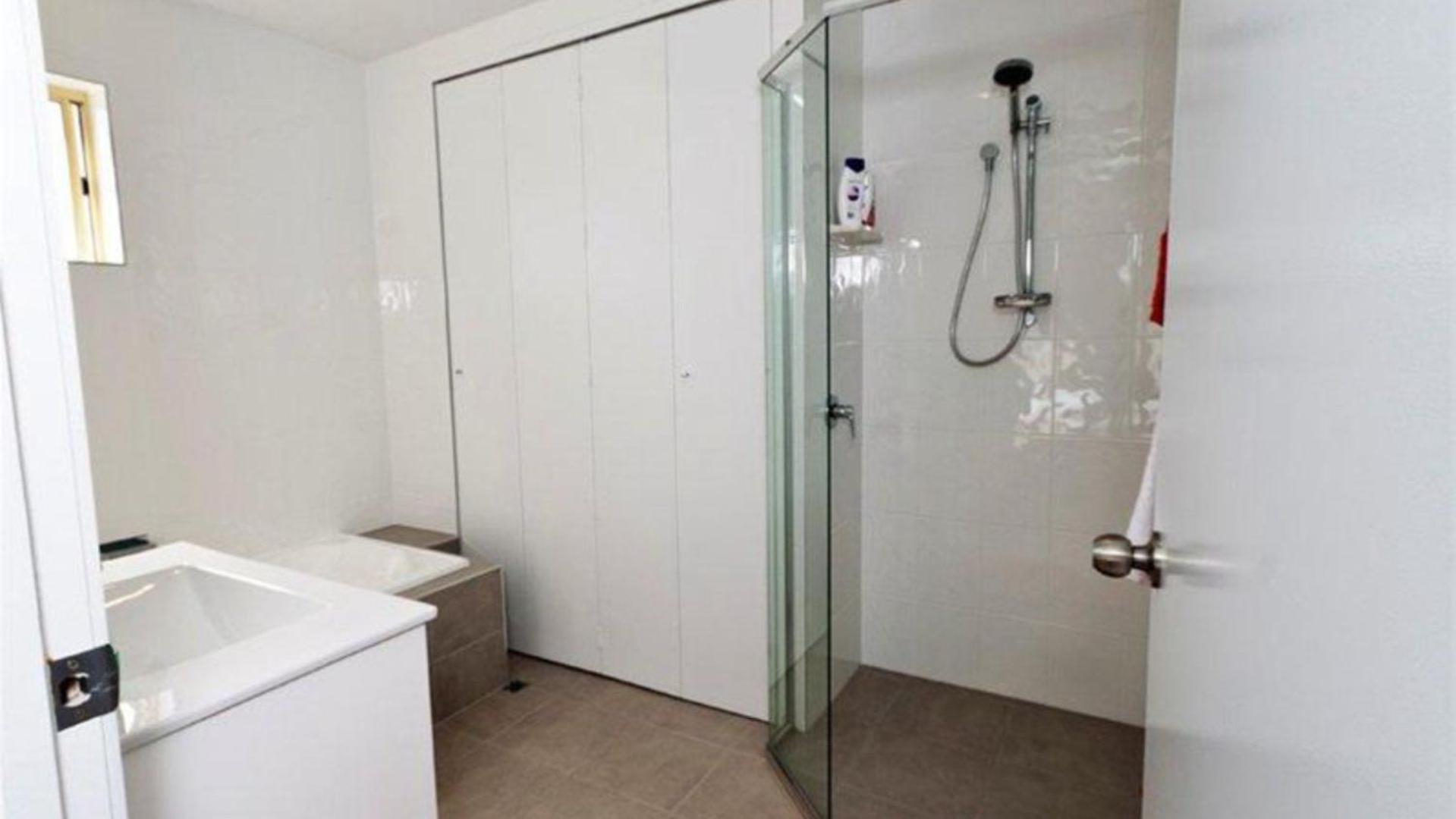 Unit 6 Alinga, Kings * Caloundra